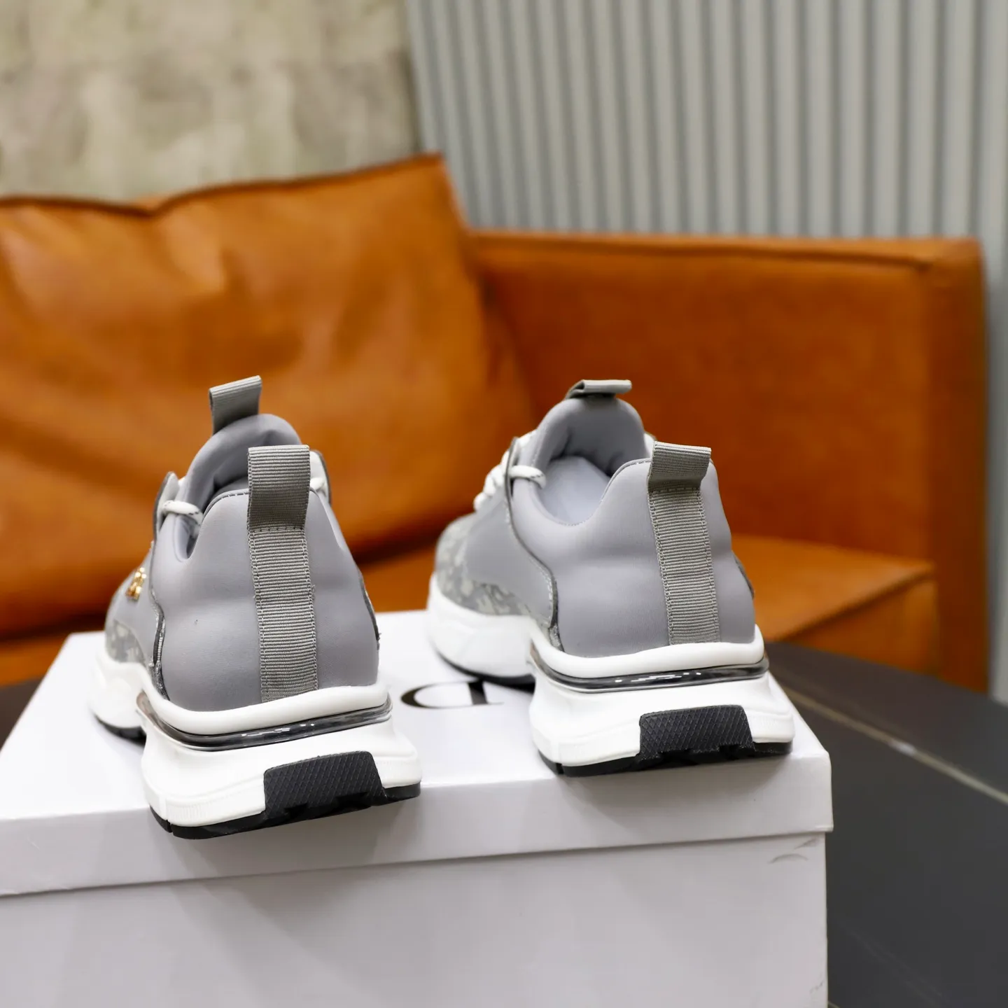 Men's shoes: 440💰🙅‍♂️🙅‍♂️🙅‍♂️ Brand: Dior DIOR Standard code: 38-44 (45 customized) Grade: Same as the official website Material: Original cowhide material spliced with brand cloth Comfortable and breathable lining Lightweight and wear-resistant sports outsole Style category: Men's fashionable casual shoes Running sports shoes Distinguished luxury brand elements Top luxury color: actual picture color